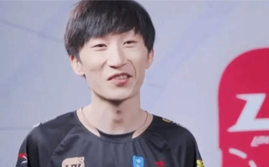 易投配资 《LOL》主播电棍自爆分手！女方两次涉及原则问题
